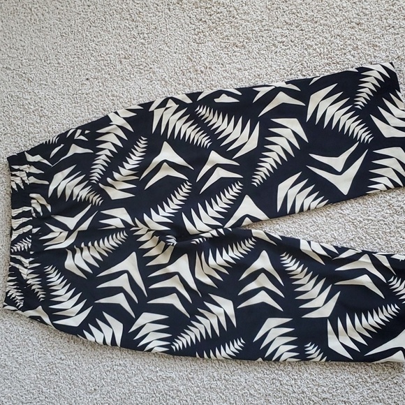 Eliane Rose Geometric High Waist Crop Wide Leg Pants - Picture 6 of 6